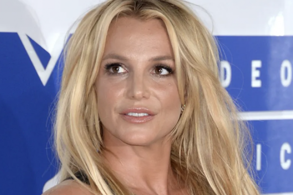 Britney Spears đăng bài chỉ trích cha mẹ rồi xóa và khóa luôn Instagram
