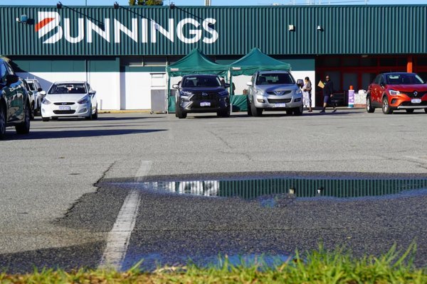 Tây Úc: Đâm dao tại bãi đậu xe Bunnings, cảnh sát bắn hạ thiếu niên 16 tuổi