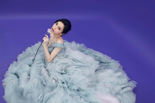 Angelababy ngày càng gầy gò cò hương, nhìn xương lưng ai cũng sợ - 11