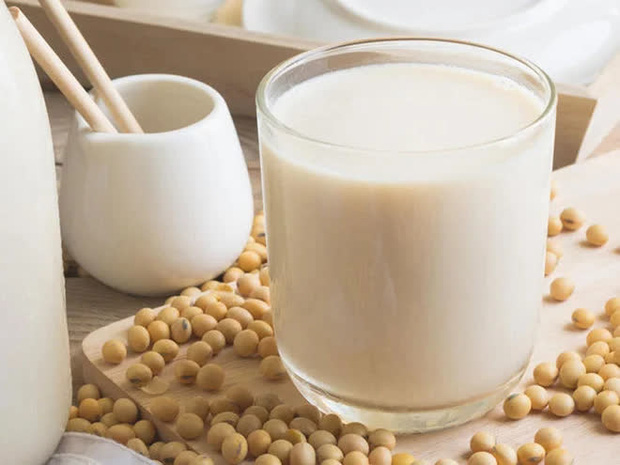 4 điều cấm kỵ khi uống sữa đậu nành, gây ngộ độc hoặc ảnh hưởng lớn đến sức khỏe nhưng rất ít người biết - Ảnh 2.