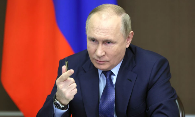 Tổng thống Nga Vladimir Putin dự họp trực tuyến ở Sochi hôm 24/11. Ảnh: Reuters.