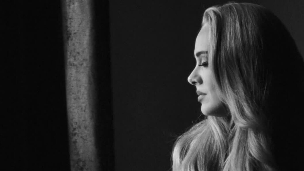 Adele - MV "Easy on me"