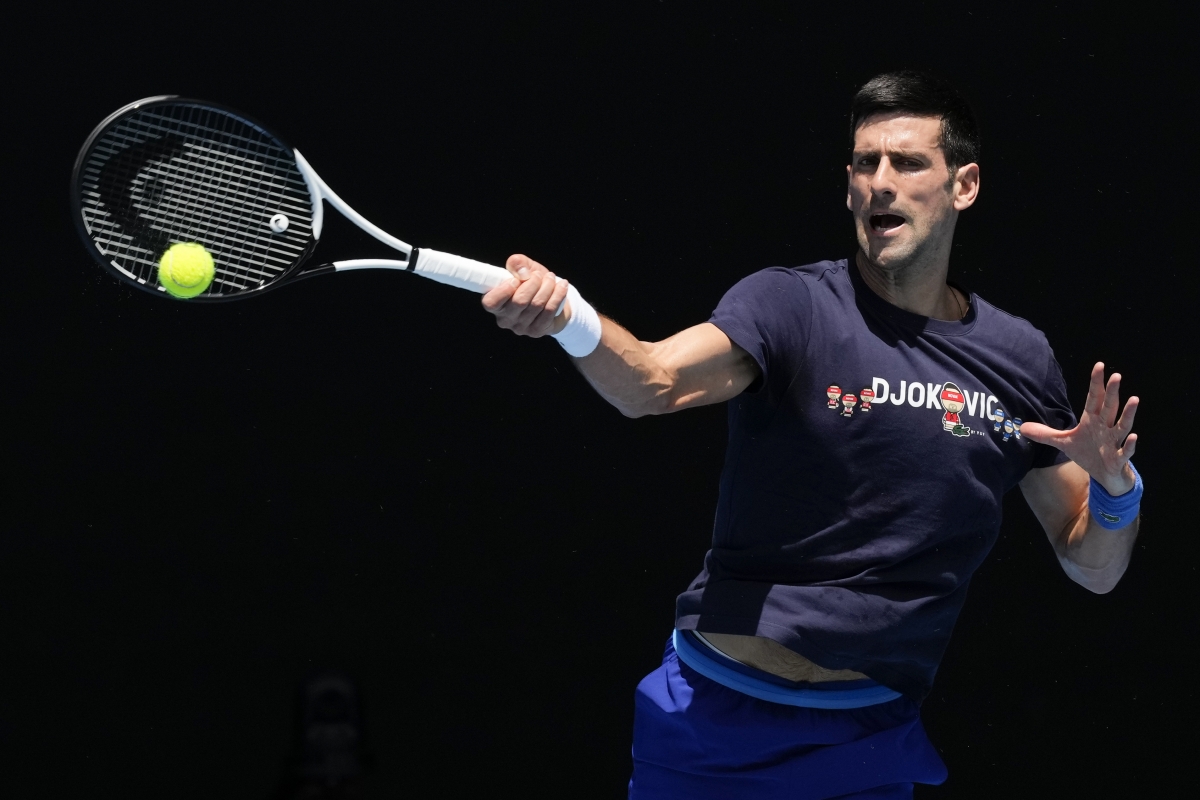 Novak Djokovic ngày hôm nay tiếp tục ra sân tập luyện. (Ảnh: Getty)