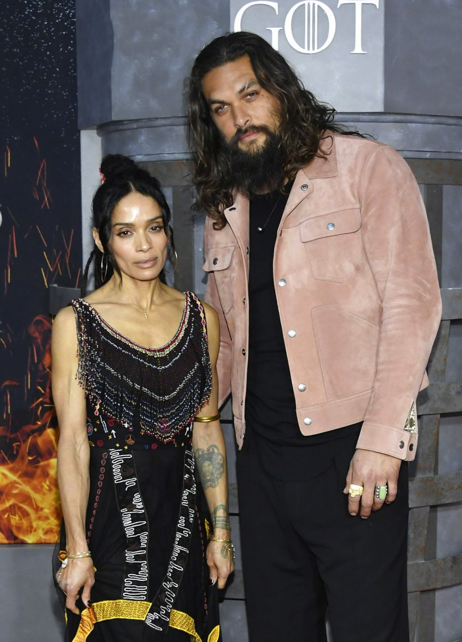 Jason Momoa (phải) và Lisa Bonet tại một sự kiện ở Mỹ năm 2019. Ảnh: FilmMagic