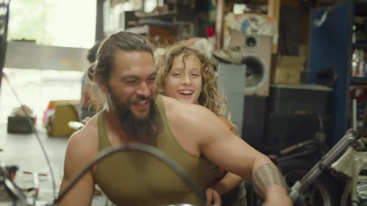 Cuộc sống hạnh phúc bên gia đình của Jason Momoa