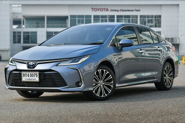 Lộ trang bị Toyota Corolla Altis 2022 sắp bán tại Việt Nam: Động cơ lai, công nghệ xịn nhất phân khúc, quyết đấu Mazda3 - Ảnh 1.