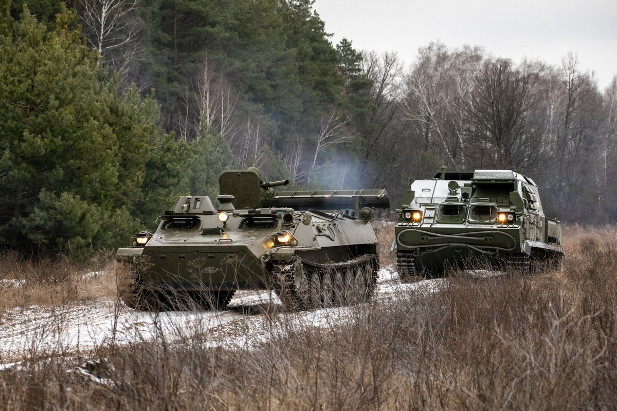 Quân đội Nga diễn tập ở Kursk, gần biên giới Ukraine vào tháng 12/2021. Ảnh: Reuters.