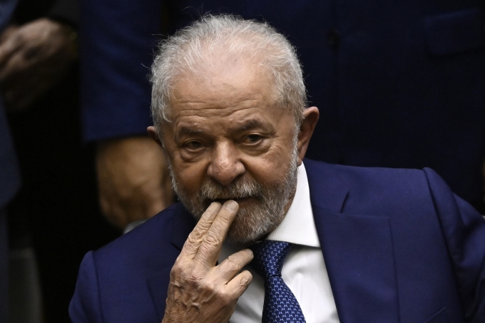 Tân Tổng thống Brazil Luiz Inacio Lula da Silva tại lễ tuyên thệ nhậm chức ở quốc hội, thủ đô Brasilia, ngày 1/1. Ảnh: AFP