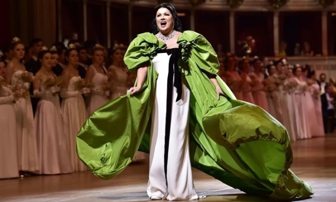 Nữ ca sĩ opera Nga Anna Netrebko biểu diễn tại Vienna, Áo, hồi năm 2019. Ảnh: AFP.