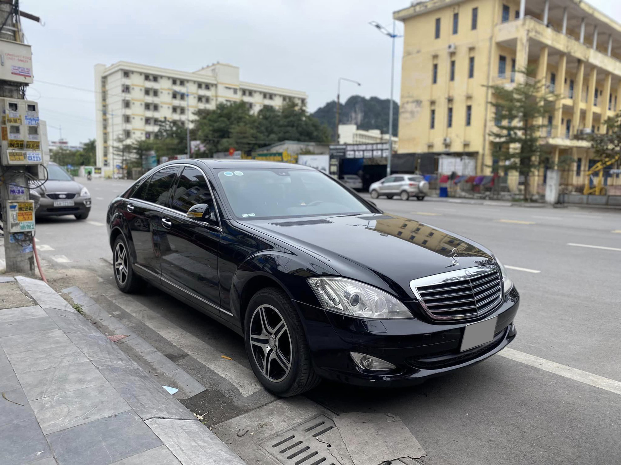 Mercedes-Benz S 350 gần 17 năm tuổi chào bán giá ngang ngửa Kia Morning mới: Người bán rao 'lành như Camry' - Ảnh 1.