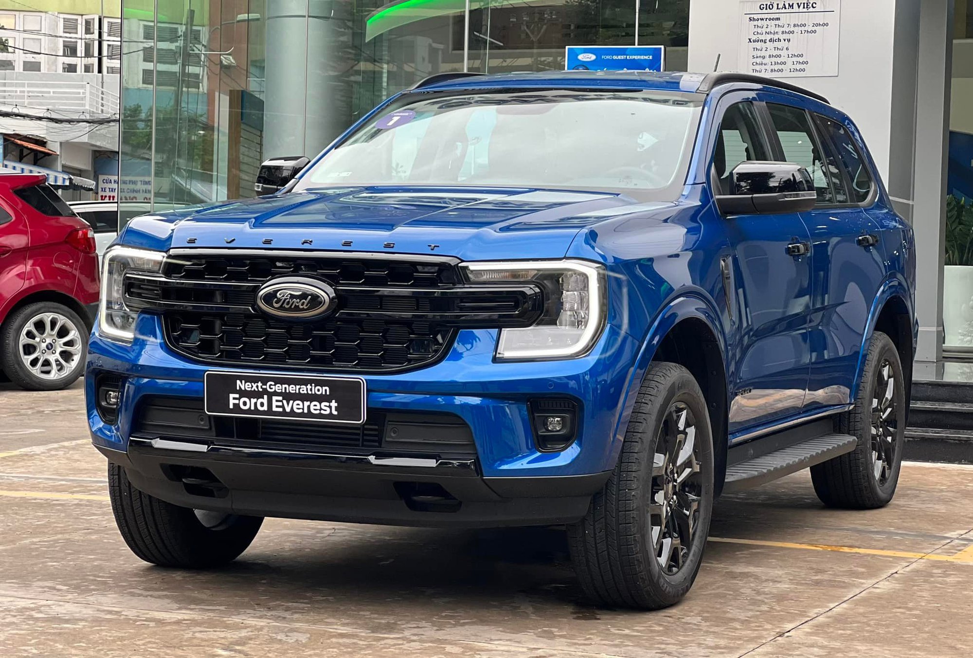 Chạy số giáp Tết Nguyên đán, Ford Everest tắt chế độ ‘bia kèm lạc’, không cần thêm tiền cũng được tặng phụ kiện  - Ảnh 2.