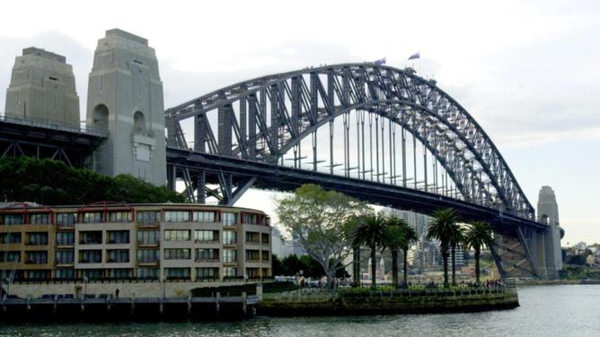 The Sydney Harbour Bridge will be closed from 3am to 10am on Sunday to shoot a Hollywood film. (Dean Lewins/AAP PHOTOS)
