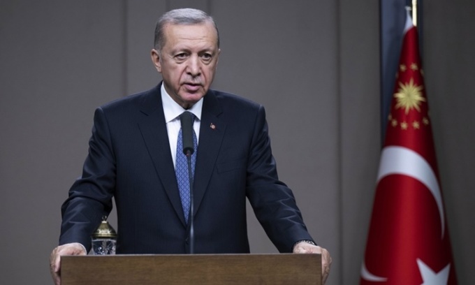 Tổng thống Thổ Nhĩ Kỳ Tayyip Erdogan họp báo tại sân bay Esenboga, Ankara, hồi tháng 12 năm ngoái. Ảnh: AFP.