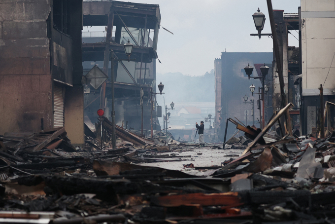 Khung cảnh hoang tàn ở thành phố Wajima, tỉnh Ishikawa, Nhật Bản ngày 3/1 sau trận động đất mạnh 7,6 độ. Ảnh: AFP