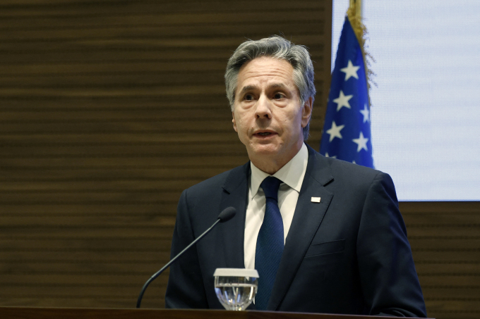 Ngoại trưởng Mỹ Antony Blinken phát biểu trong cuộc họp báo chung với Thủ tướng Qatar ở Doha ngày 7/1. Ảnh: AFP