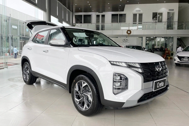 Hyundai vượt Toyota thành hãng xe bán chạy nhất Việt Nam năm 2023, Accent, Creta là vua doanh số phân khúc - Ảnh 4.