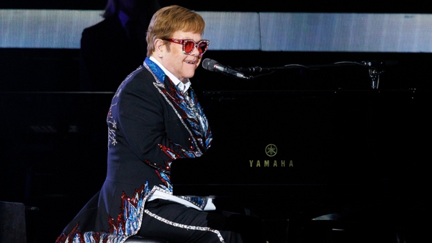 Elton John lọt danh sách nghệ sĩ lớn giành được cả 4 giải Emmy, Grammy, Oscar và Tony - Ảnh 1.