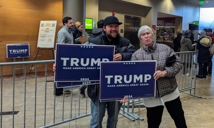 Người ủng hộ ông Trump tại cuộc mít tinh ở thị trấn Indianola, bang Iowa, hôm 14/1. Ảnh: Al Jazeera