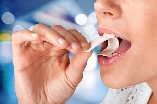 Tuy nhiên hãy chọn loại kẹo cao su không đường để tốt hơn cho sức khỏe.
