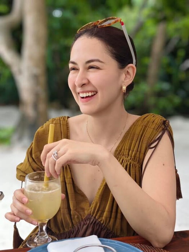 Marian Rivera luôn được chồng yêu chiều.