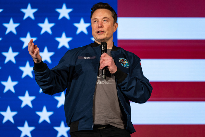 Tỷ phú Elon Musk tại sự kiện ở thành phố Lancaster, bang Pennsylvania, hồi tháng 10/2024. Ảnh: AFP