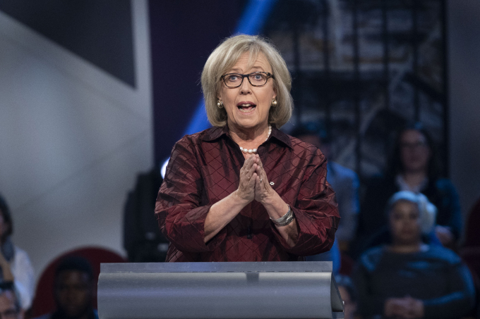 Elizabeth May, lãnh đạo đảng Xanh, tranh luận chính sách tại Quebec vào tháng 10/2019. Ảnh: AFP