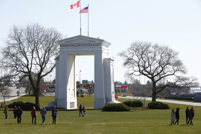 Một khu vực biên giới giữa Seatle, bang Washington, Mỹ và Surrey, British Columbia, Canada tháng 3/2020. Ảnh: Reuters.