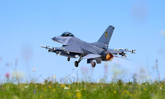 Tiêm kích F-16 Ukraine trong ảnh công bố tháng 8/2024. Ảnh: X/ZelenskyyUa