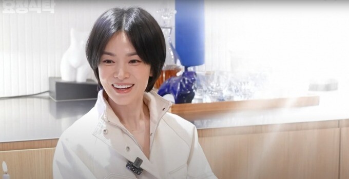 Song Hye Kyo cho biết mái tóc này nhằm phục vụ vai diễn mới của cô.