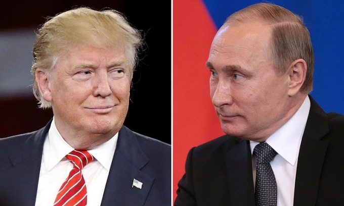 Cựu tổng thống Mỹ Donald Trump (trái) và Tổng thống Nga Vladimir Putin. Ảnh: AP.