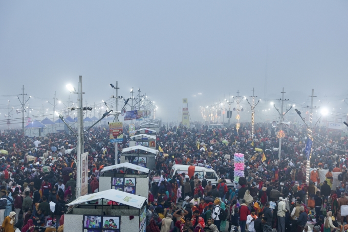 Cảnh đông đúc trong lễ hội ở thành phố Prayagraj ngày 13/1. Ảnh: AFP