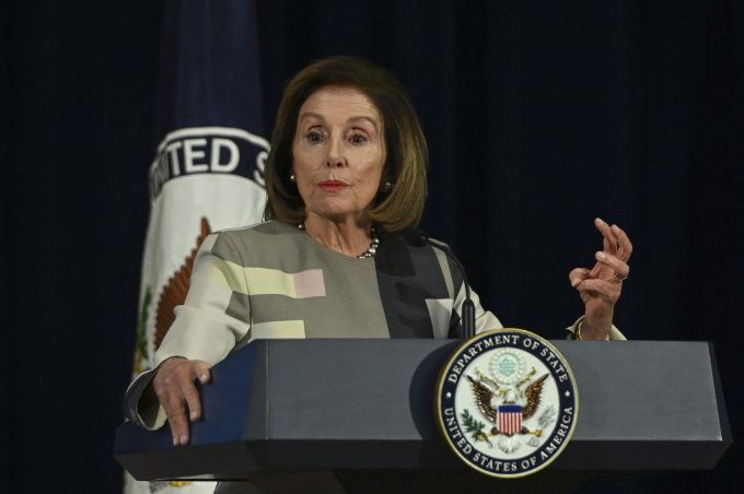 Bà Nancy Pelosi phát biểu tại Bộ Ngoại giao Mỹ, Washington ngày 9/12/2024. Ảnh: AFP