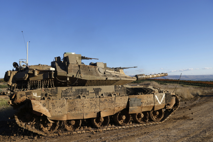 Xe tăng Merkava của quân đội Israel tại một vị trí gần biên giới với Lebanon ngày 26/11/2024. Ảnh: AFP