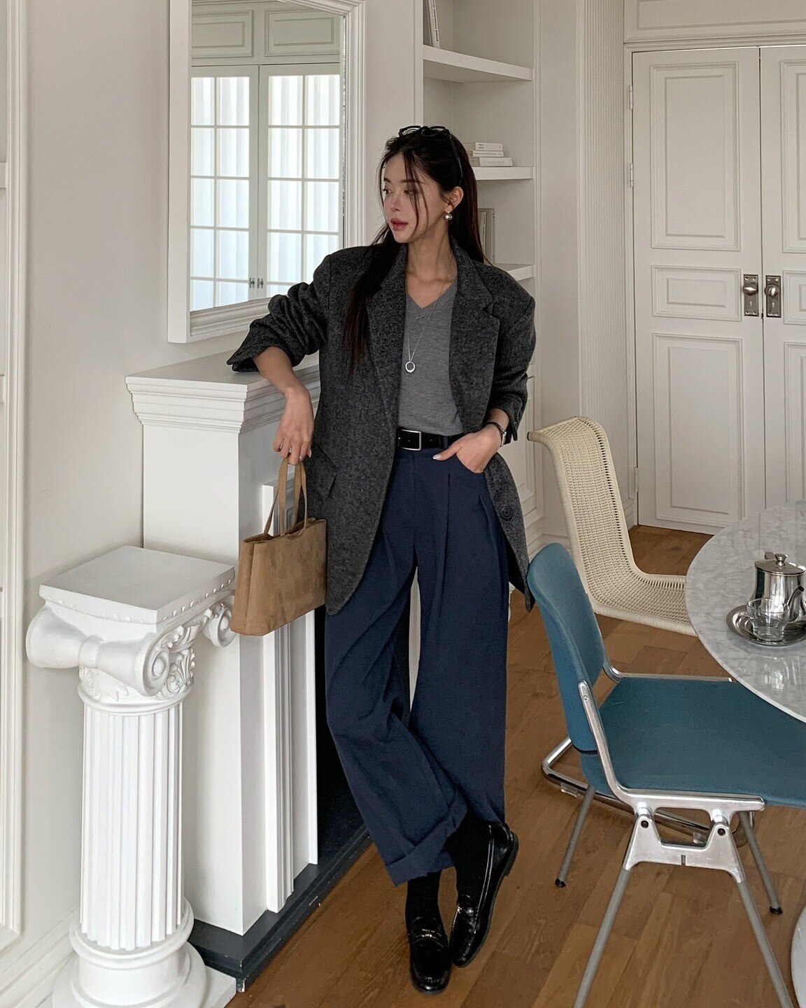 Không phải váy, đây mới là 5 kiểu quần dài được hội chị em amp;#34;săn lùngamp;#34;: Vừa trẻ trung lại cực kỳ tôn dáng - 1