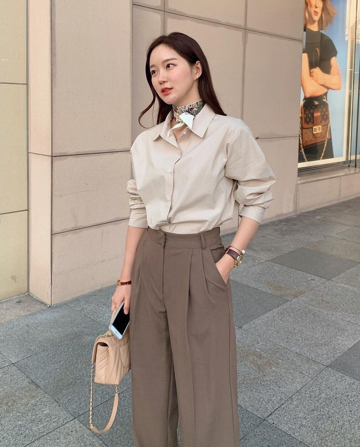 Không phải váy, đây mới là 5 kiểu quần dài được hội chị em amp;#34;săn lùngamp;#34;: Vừa trẻ trung lại cực kỳ tôn dáng - 2