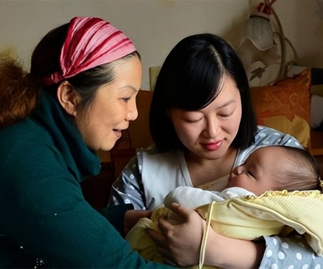 Từ khi tôi nghỉ việc sau khi sinh con, tôi trở thành cái gai trong mắt mẹ chồng. (Ảnh minh họa)