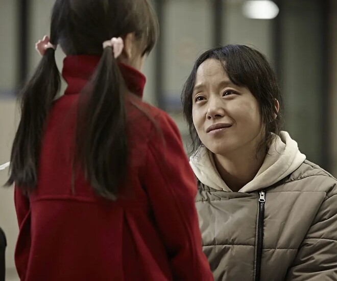 Ngày mẹ dắt tôi rời khỏi căn nhà cũ, tôi vừa sợ hãi vừa nhẹ nhõm. (Ảnh minh họa)