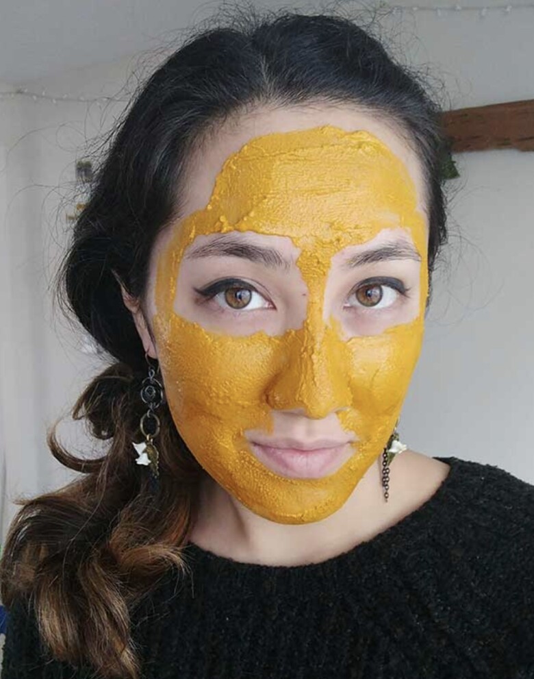 Mặt nạ nghệ là một trong những phương pháp làm đẹp được nhiều chị em yêu thích.