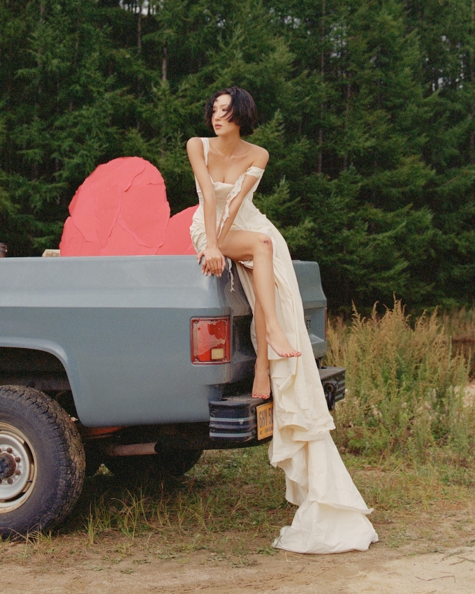 Ca sĩ Hwasa. Ảnh: News1