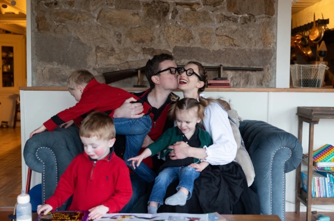 Vợ chồng Malcolm và Simone hiện có bốn con và đang lên kế hoạch sinh con thứ 5 vào năm tới. Ảnh: Washington Post