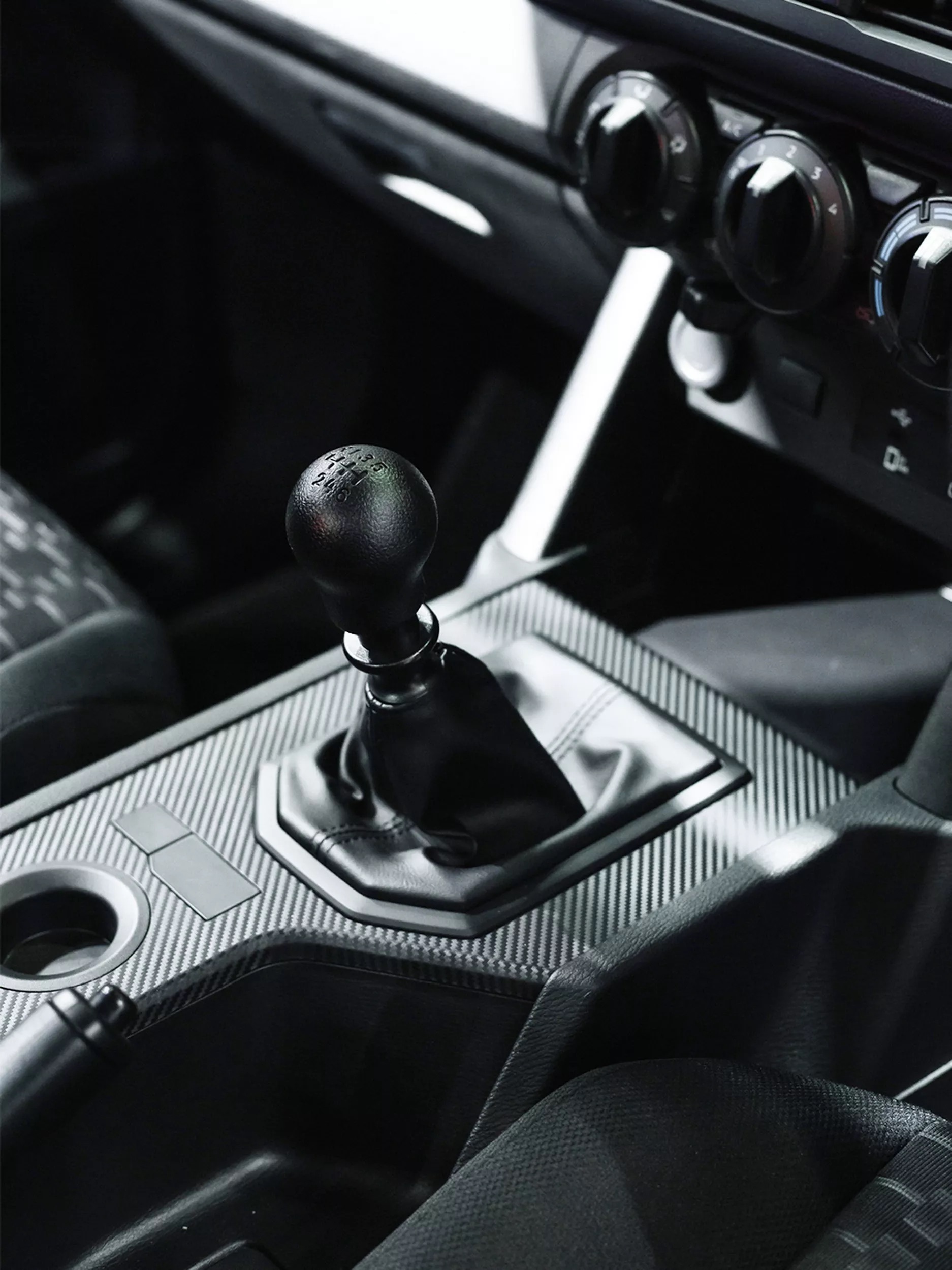 Mitsubishi Triton có thiết kế mới lạ mắt: Lưới tản nhiệt kiểu Xforce, mâm thể thao, dẫn động cầu sau nhưng có công nghệ hỗ trợ off-road- Ảnh 13. Mitsubishi Triton có thiết kế mới lạ mắt: Lưới tản nhiệt kiểu Xforce, mâm thể thao, dẫn động cầu sau nhưng có công nghệ hỗ trợ off-road- Ảnh 13.