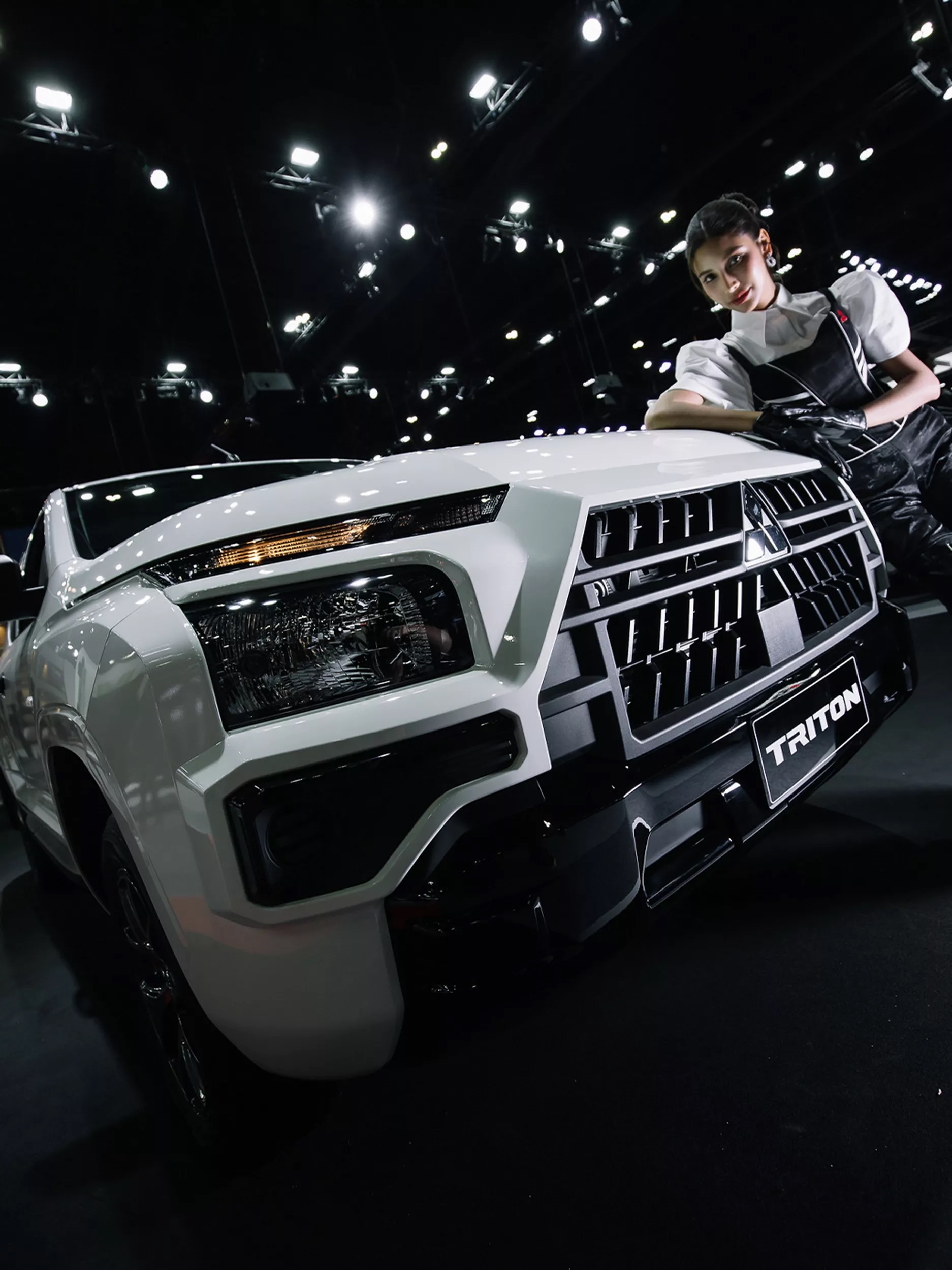 Mitsubishi Triton có thiết kế mới lạ mắt: Lưới tản nhiệt kiểu Xforce, mâm thể thao, dẫn động cầu sau nhưng có công nghệ hỗ trợ off-road- Ảnh 10. Mitsubishi Triton có thiết kế mới lạ mắt: Lưới tản nhiệt kiểu Xforce, mâm thể thao, dẫn động cầu sau nhưng có công nghệ hỗ trợ off-road- Ảnh 10.