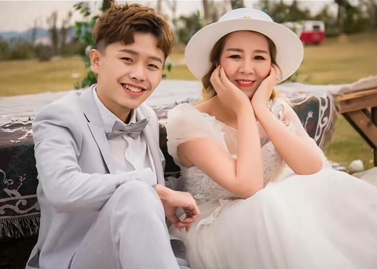 Ảnh cưới của cặp đôi.