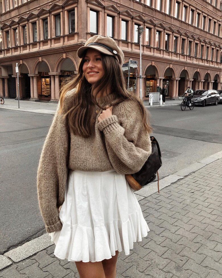 Mặc áo len cổ lọ hay cổ tròn để trông gầy hơn? Chị em có gu luôn dùng công thức này để không bao giờ sai - 11