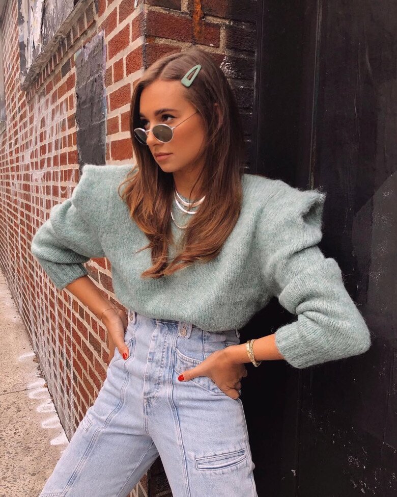 Mặc áo len cổ lọ hay cổ tròn để trông gầy hơn? Chị em có gu luôn dùng công thức này để không bao giờ sai - 15