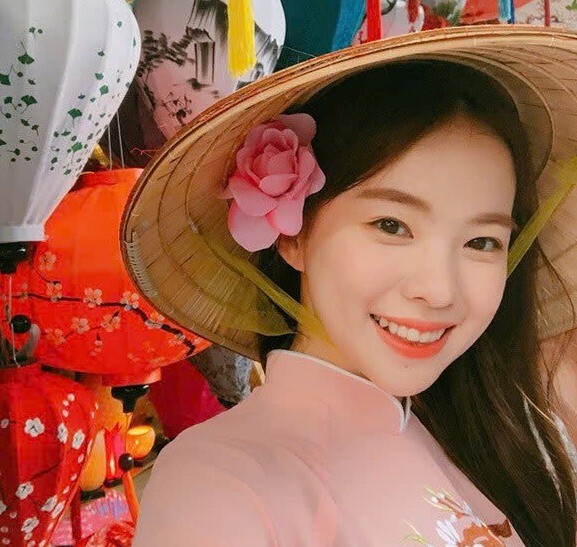 Hot girl bán nội y đổi đời nhờ lấy chồng đại gia, sau sinh giảm 15kg khoe rãnh bụng amp;#34;con kiếnamp;#34; đẹp mê hồn - 2