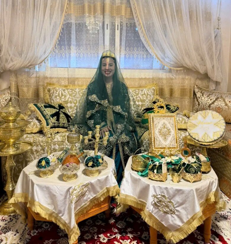 Chàng trai Morocco dùng kiệu 8 người khiêng, 5 hòm để cưới cô gái Việt về làm vợ, hồi môn của nhà gái cũng không kém - 8