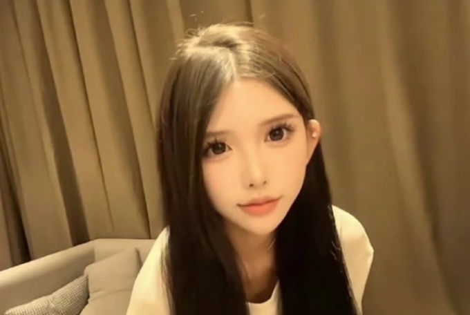 Umi nổi tiếng trên mạng xã hội Trung Quốc trước khi bị lừa sang Campuchia. Ảnh: Douyin