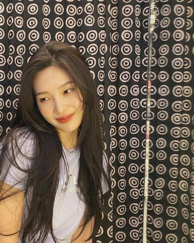 Tóc tỉa layer hợp với tóc dài thẳng hoặc tóc ngắn hơn.