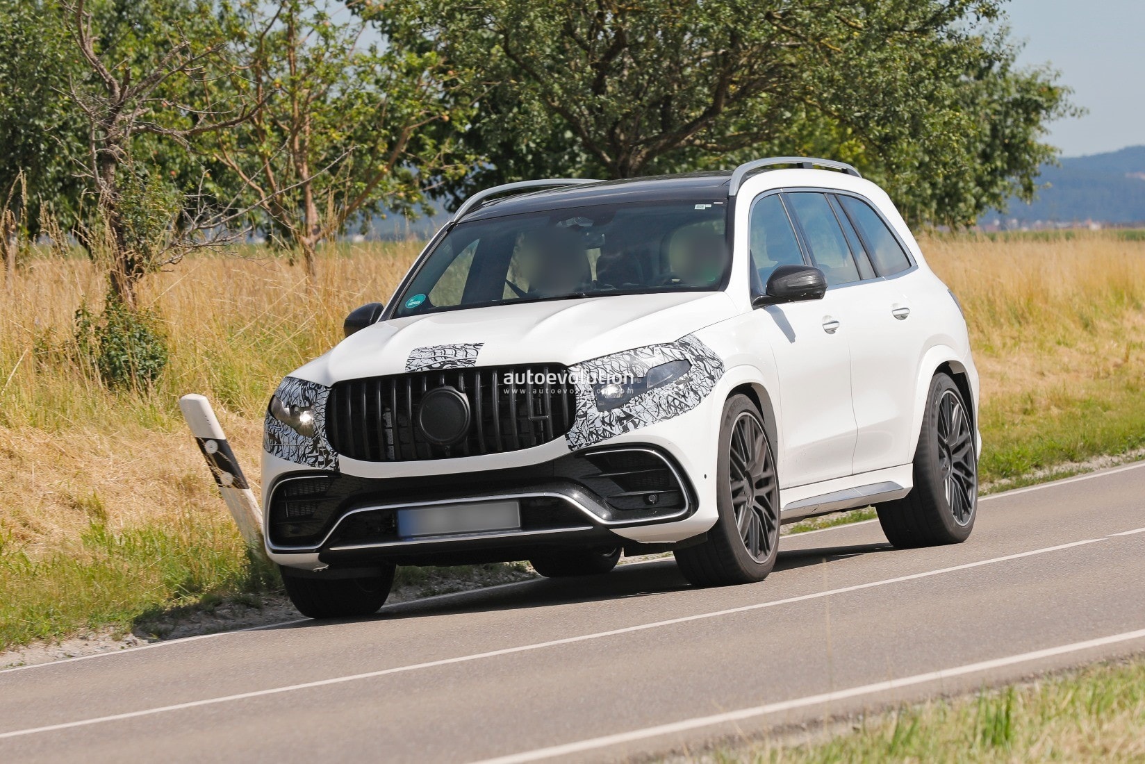 Một dàn đội hình Mercedes-Benz lột xác năm nay: C-Class thêm bản điện, S-Class ra mắt tháng này cùng nhiều SUV sẽ có thay đổi lớn- Ảnh 4.